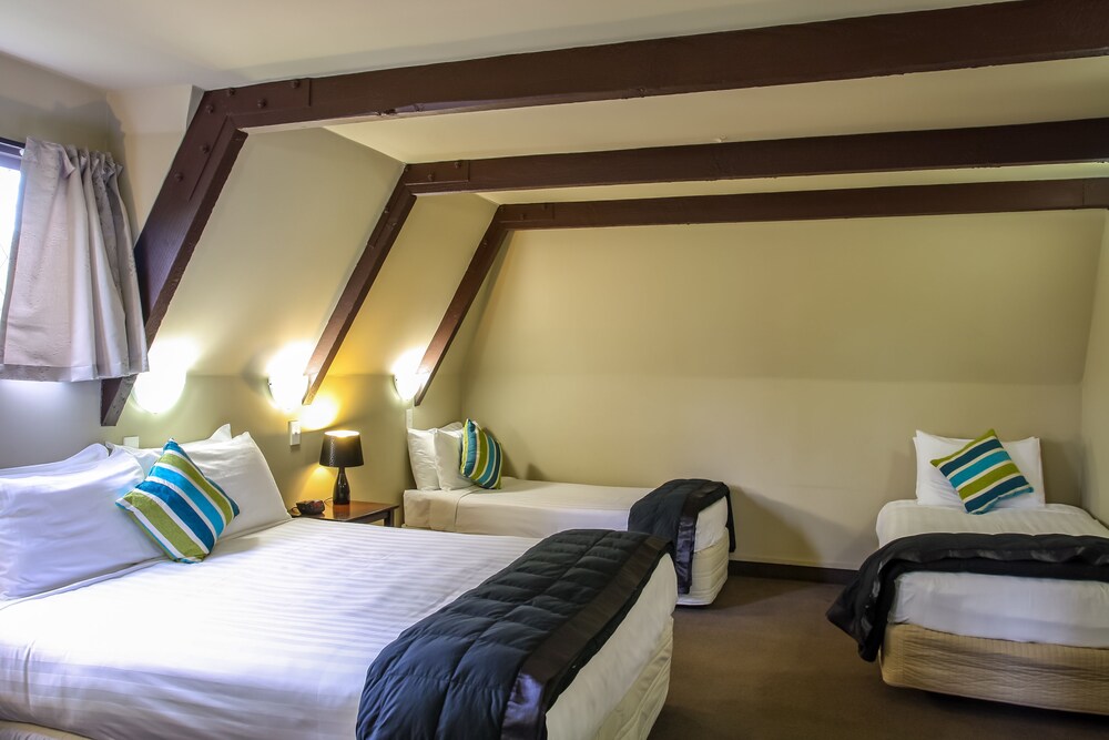 Camelot Motor Lodge 14/62