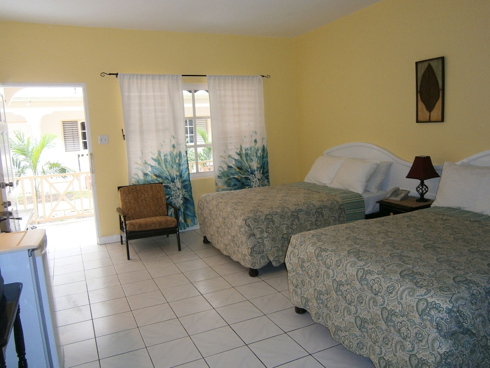 Coral Seas Beach Resort 22/58