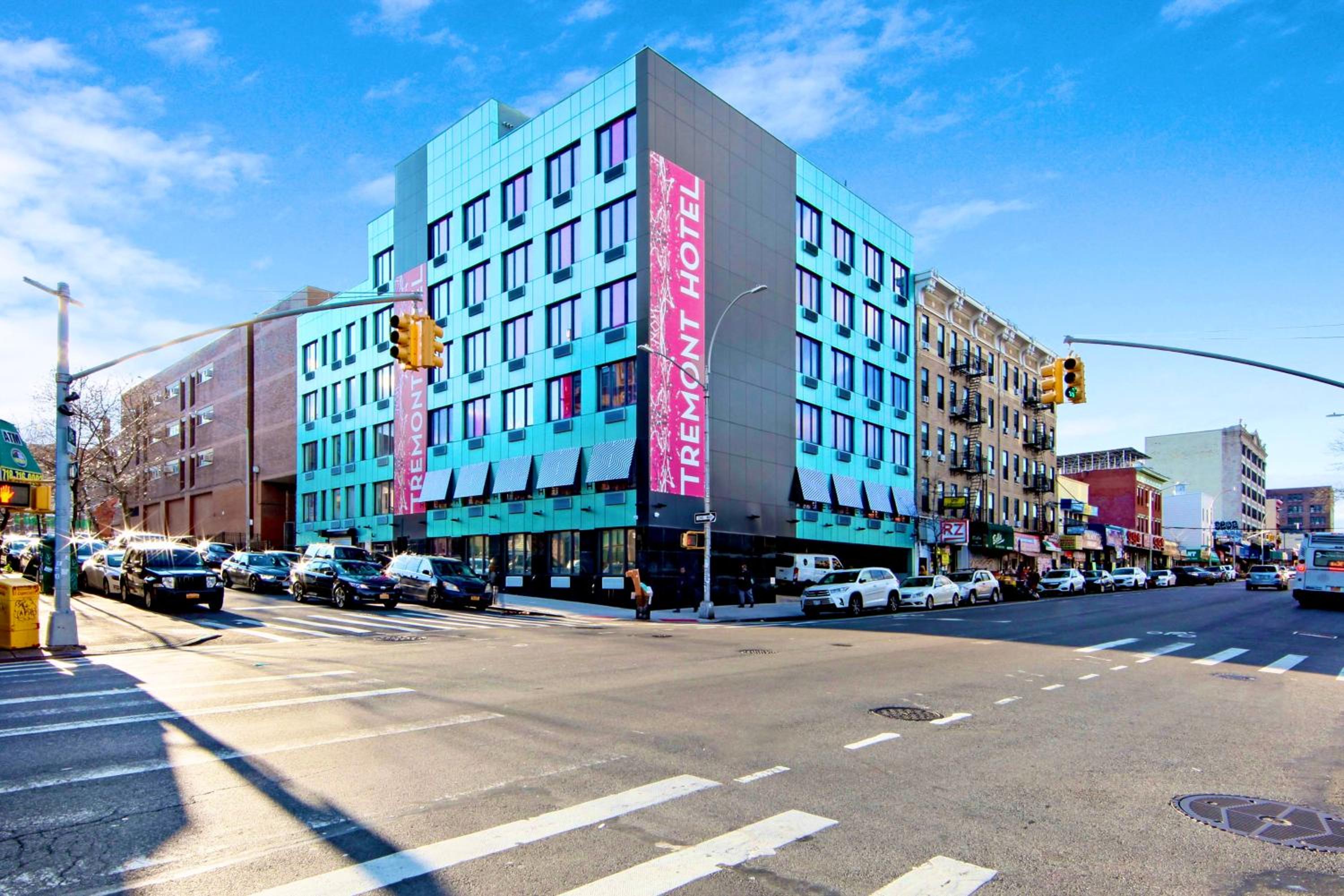 Tremont Hotel Bronx 37/50