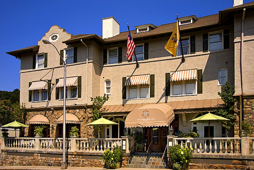 Bernards Inn 5/49