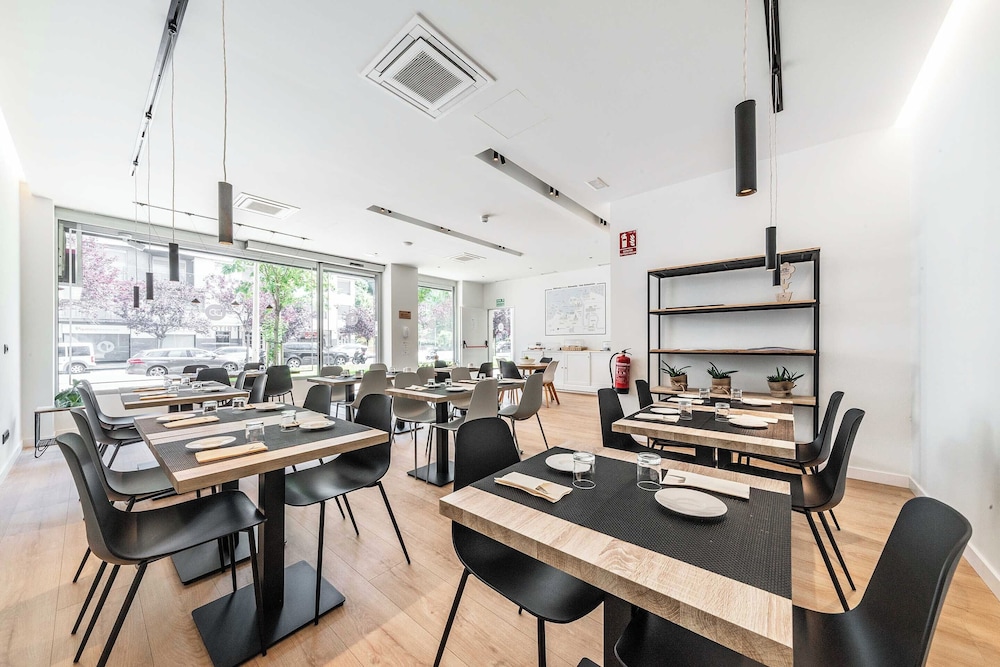 Hotel Distrito Oeste 39/50