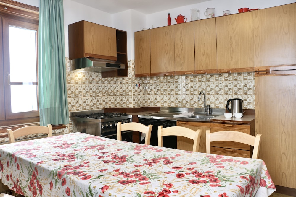 Roulette Apartments 37/50