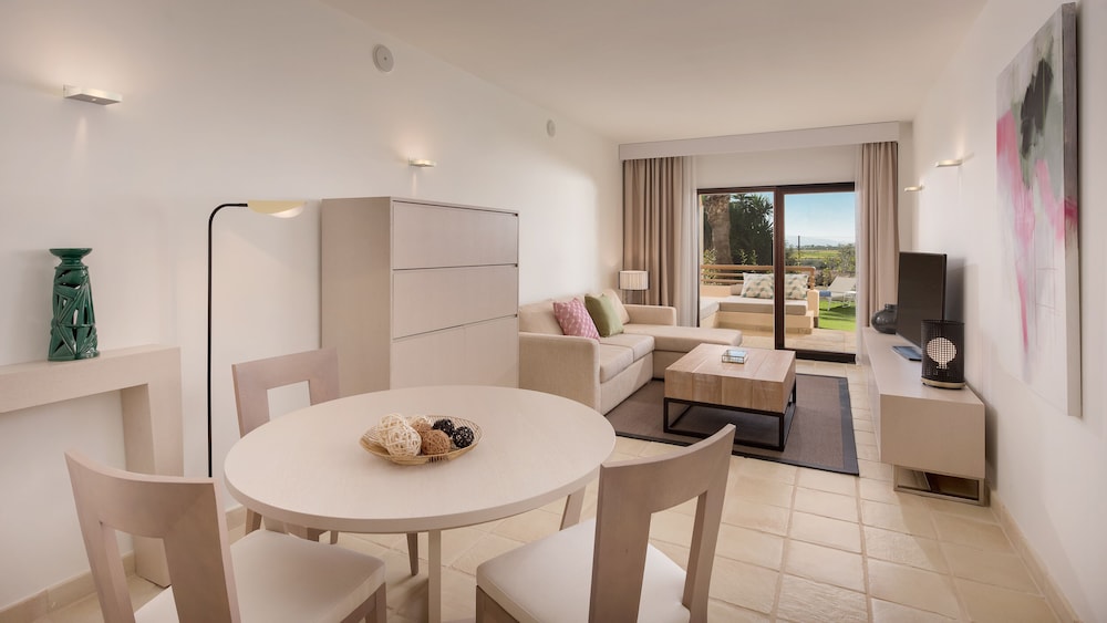 Sheraton Hacienda Del Alamo Golf And Spa Resort 14/34
