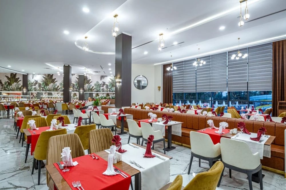 Grand Paradise Hotel 45/50