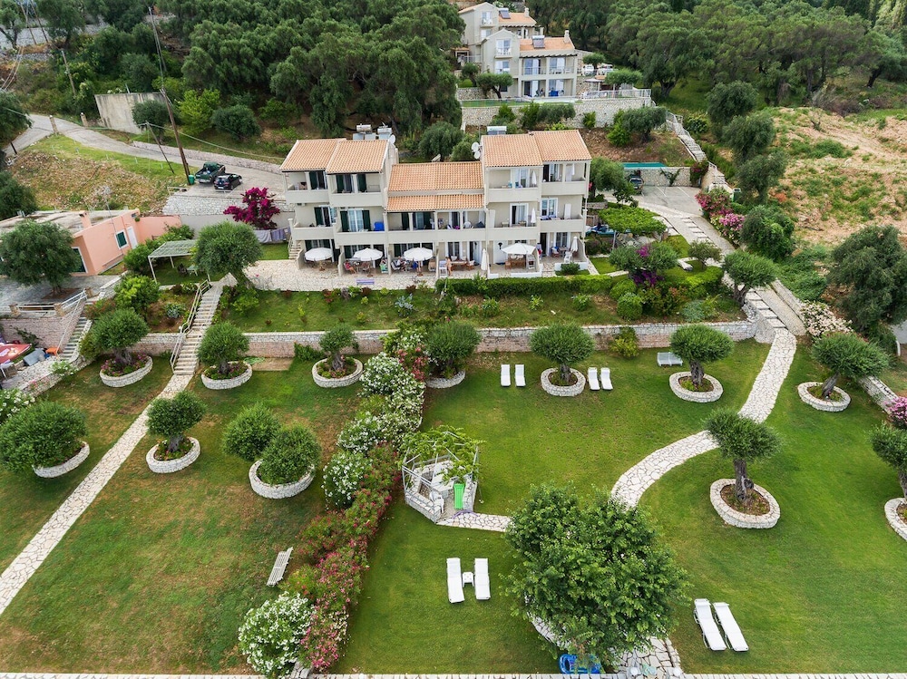 Krouzeri Beach Apartments 44/46