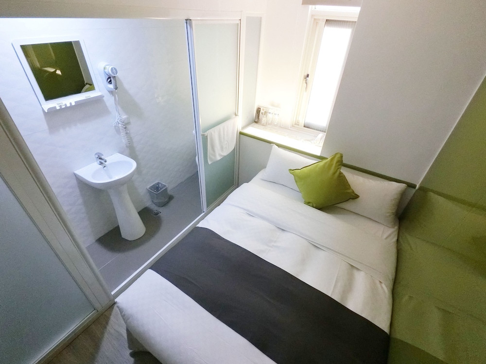 ROOM, DOUBLE BED