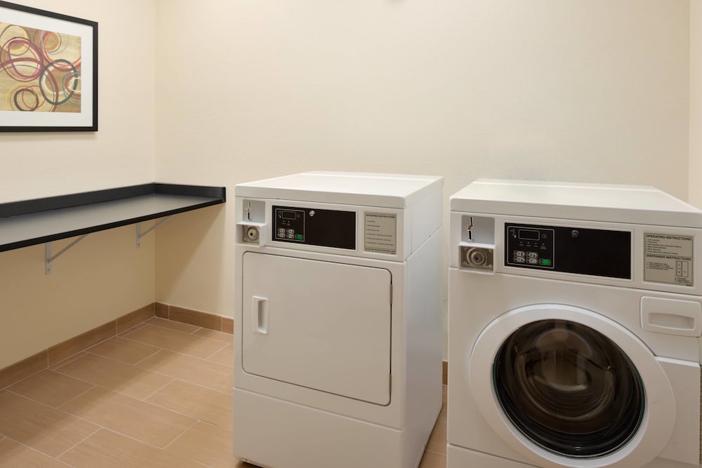 Fairfield Inn & Suites Youngstown Boardman Poland 17/35