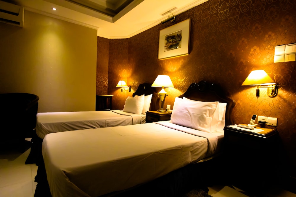 Sea Shell Hotel 20/40