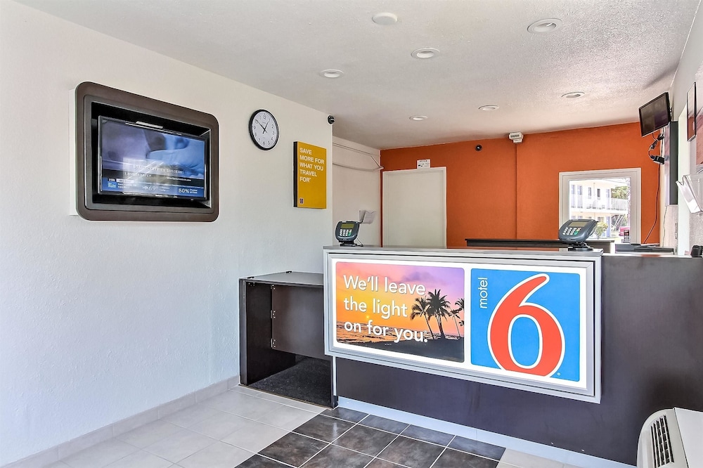 Lobby at Motel6 Campbell, CA - San Jose, CAMPBELL - CA