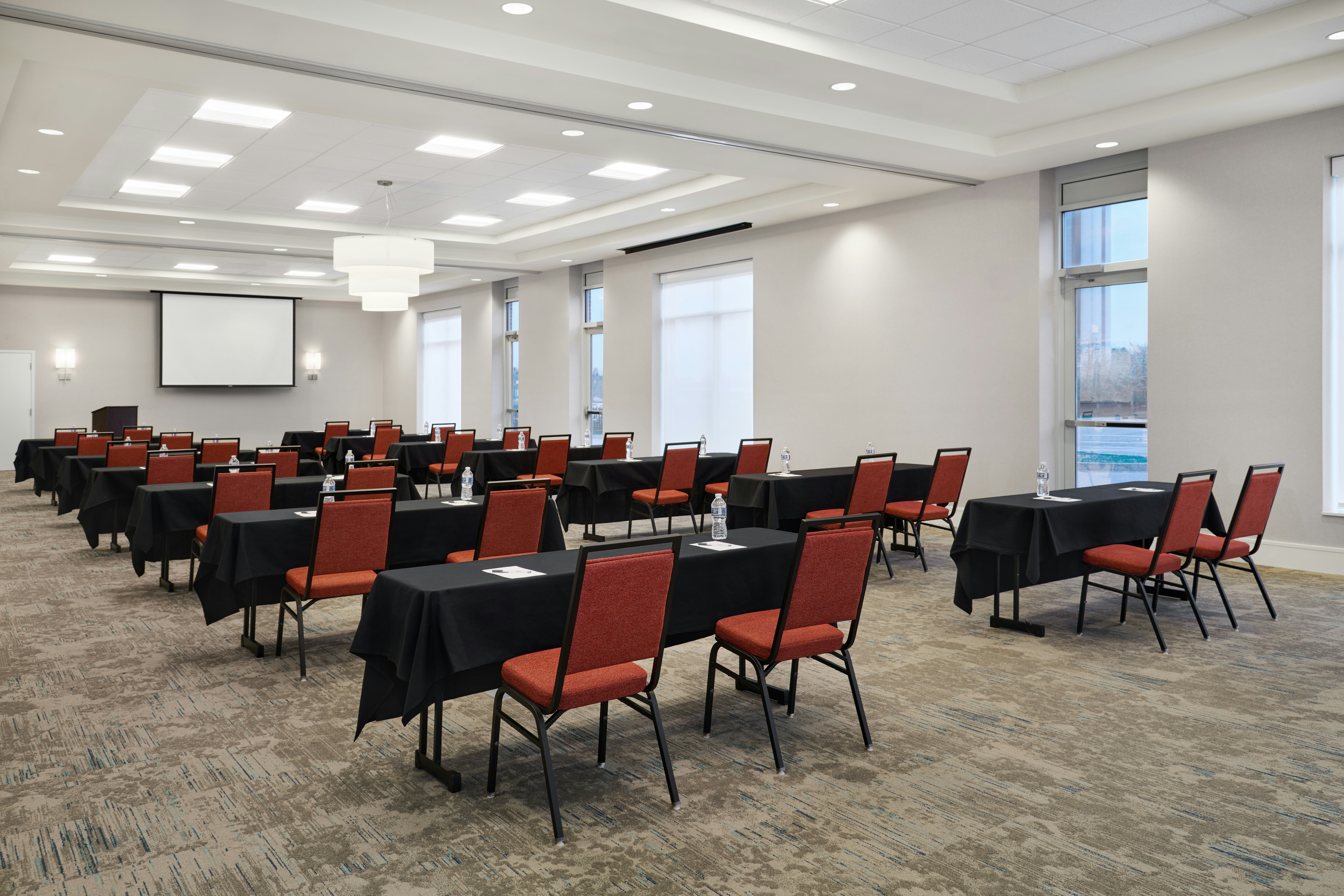 Hilton Garden Inn Detroit Troy 67/79