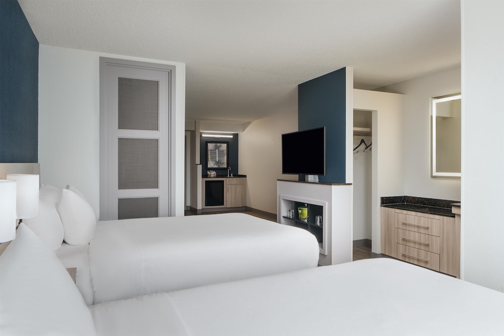 Hyatt Place Sacramento/Rancho Cordova 16/54