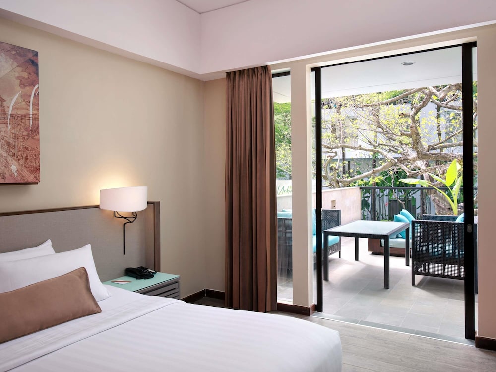 PRIVILEGE, KING BED, BALCONY