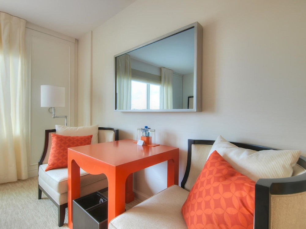 The H Hotel 39/42