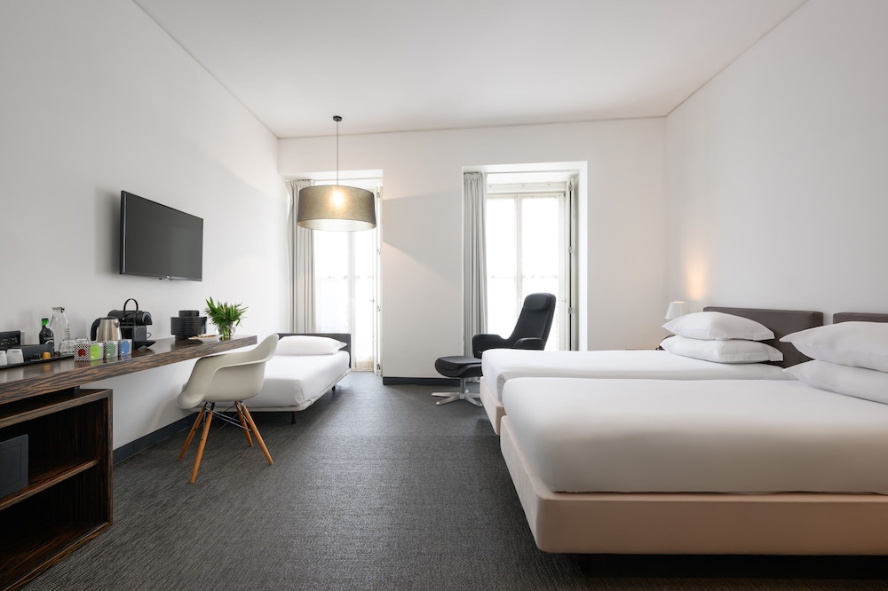 Deluxe, Twin Beds