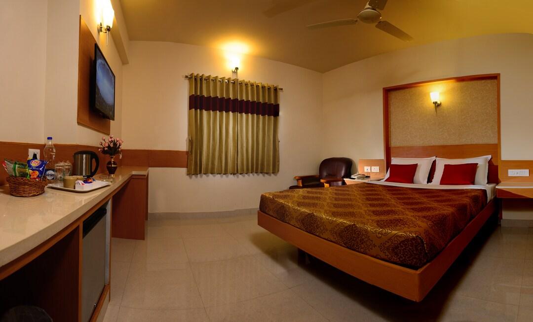 OYO Rooms Cross Cut Road Gokhale Street 7/34