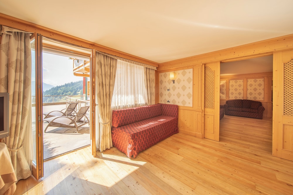 Cristal Palace Hotel 33/53