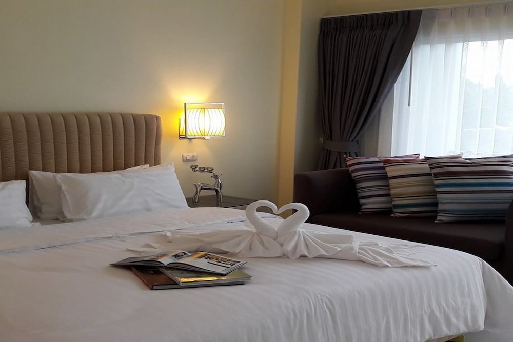 STANDARD, KING BED