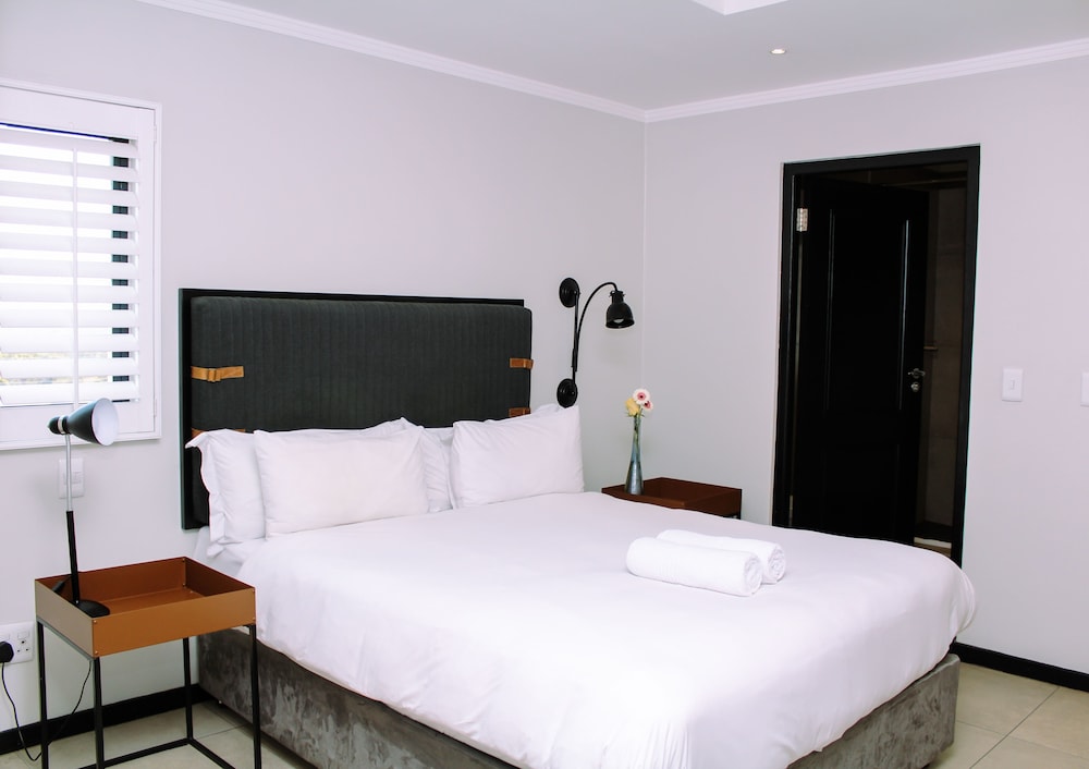 Max Executive Apartments 18/72