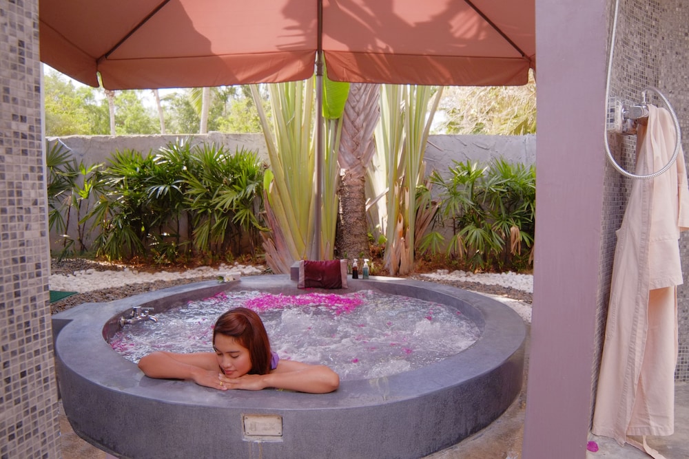 Twin Lotus Resort and Spa - Adults Only 147/181