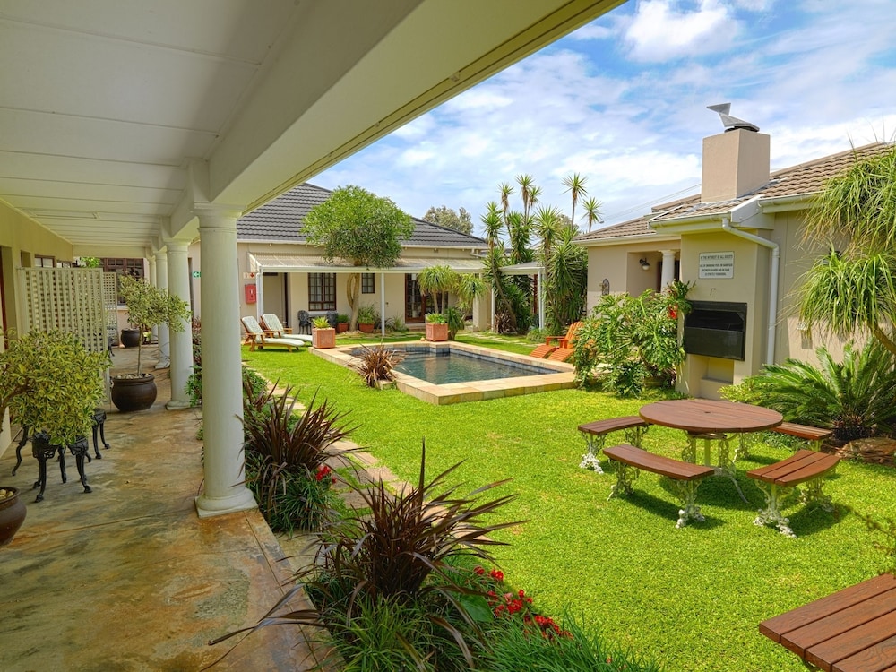 Beachwalk Bed And Breakfast 25/35