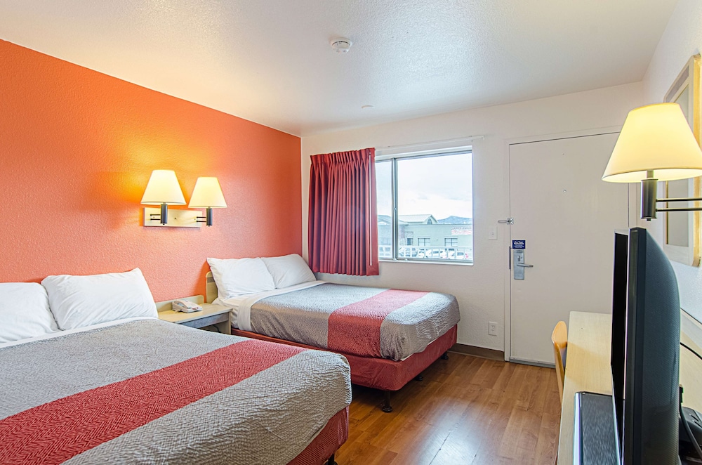 Days Inn by Wyndham Rock Springs 31/56