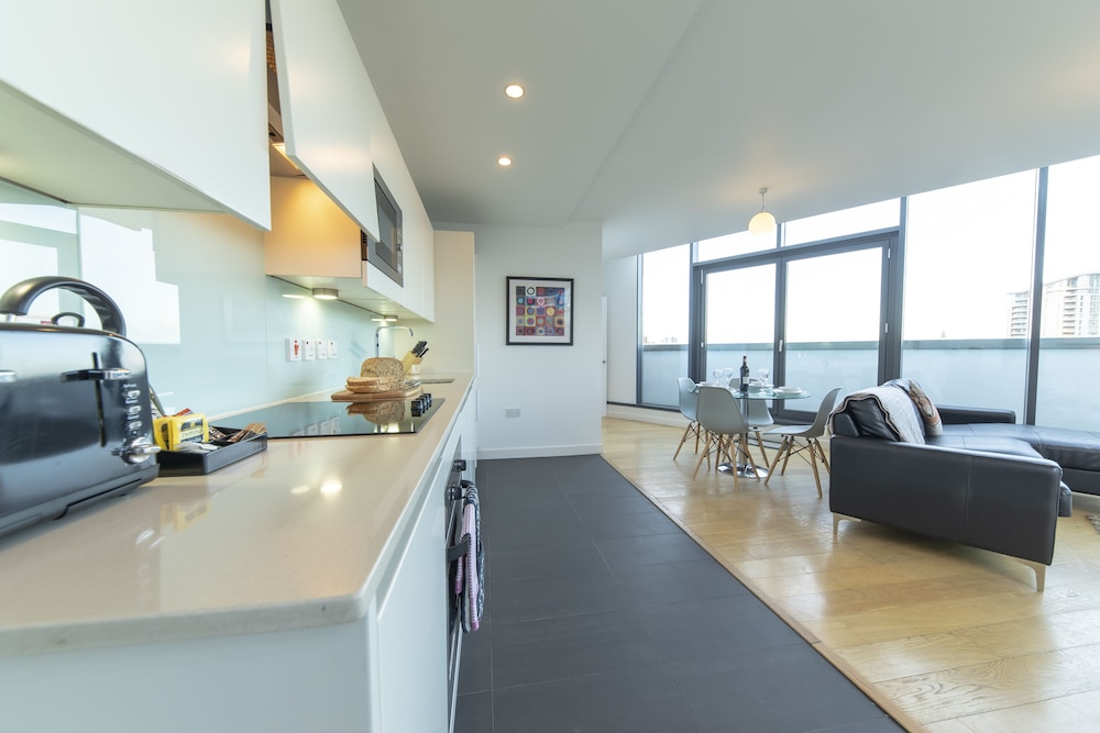 Cleyro Serviced Apartments - Finzels Reach 32/50