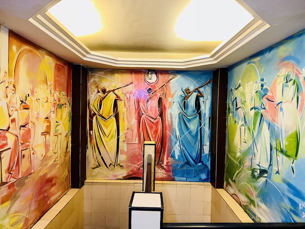 YaahoT Hotel 24/50