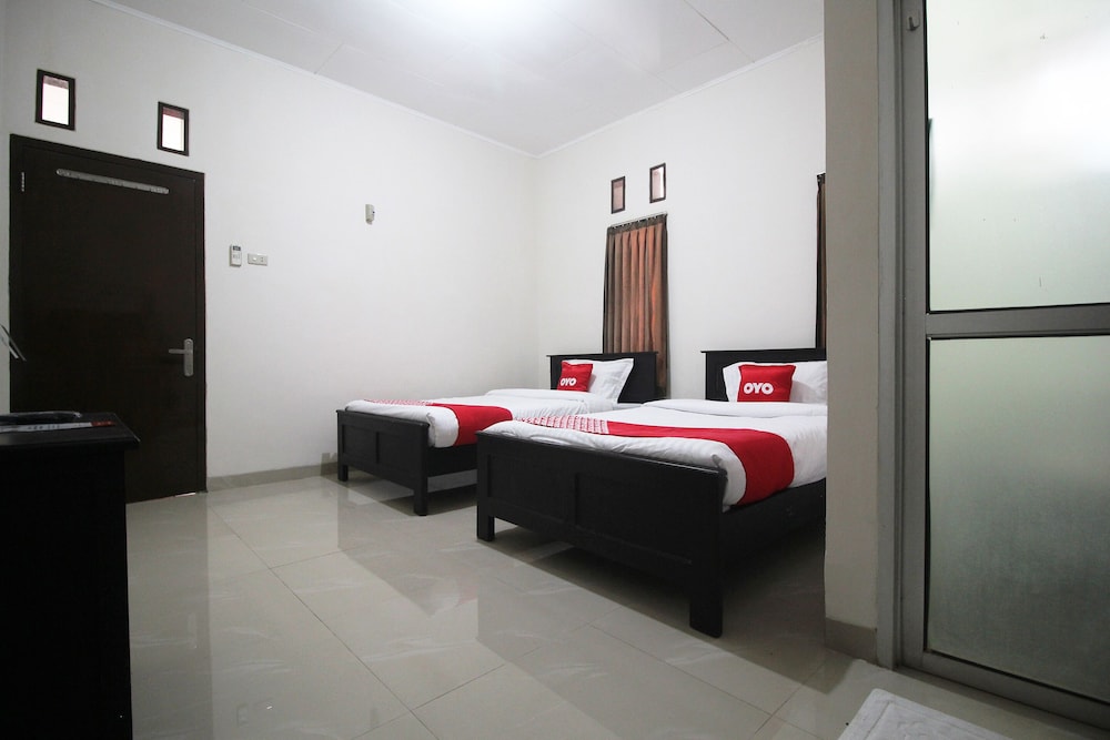 OYO 1547 Wisma Ray Syariah 16/31