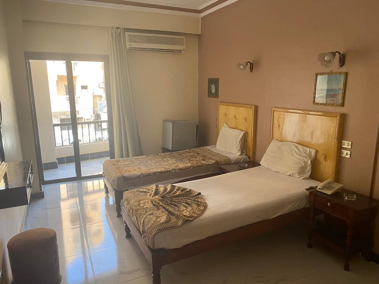 غرفة كومفورت بسرير مزدوج بإطلالة على المسبح بشرفة، Shady Hotel 7/10