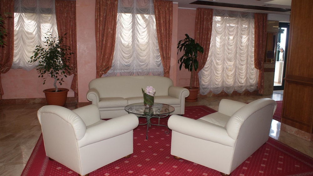 Hotel Palace 2000 36/60