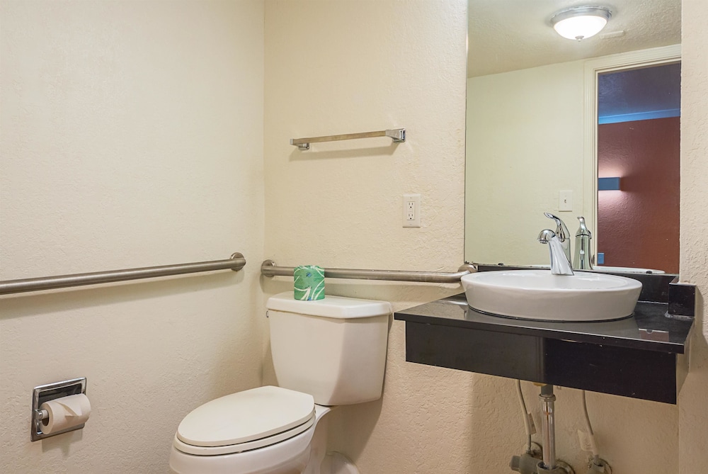Motel6 Garland, TX - Northeast Dallas 41/43