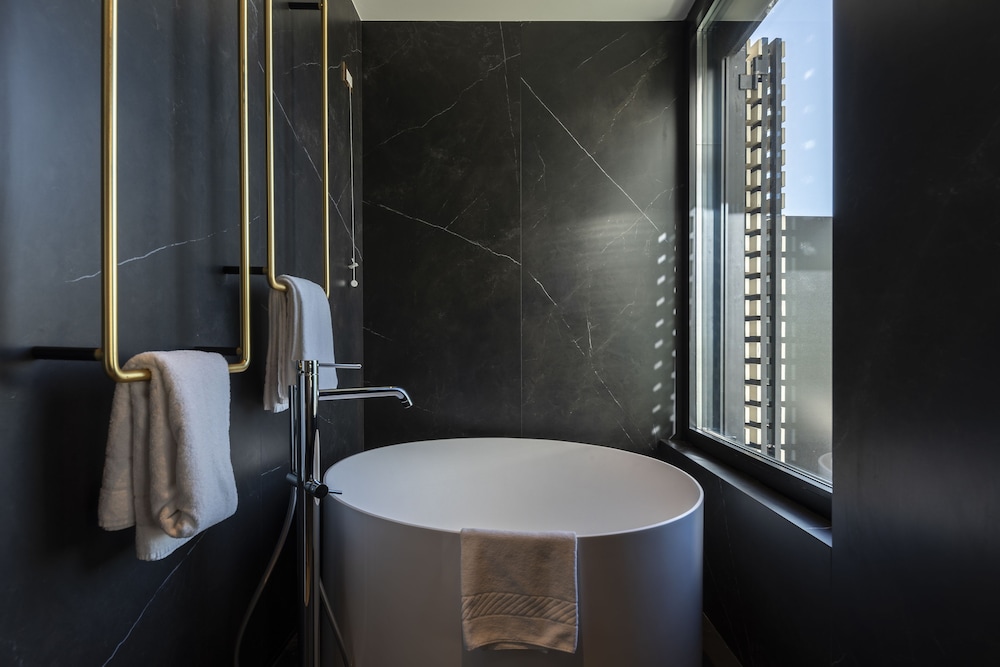Maisonme Boutique Hotel 48/50