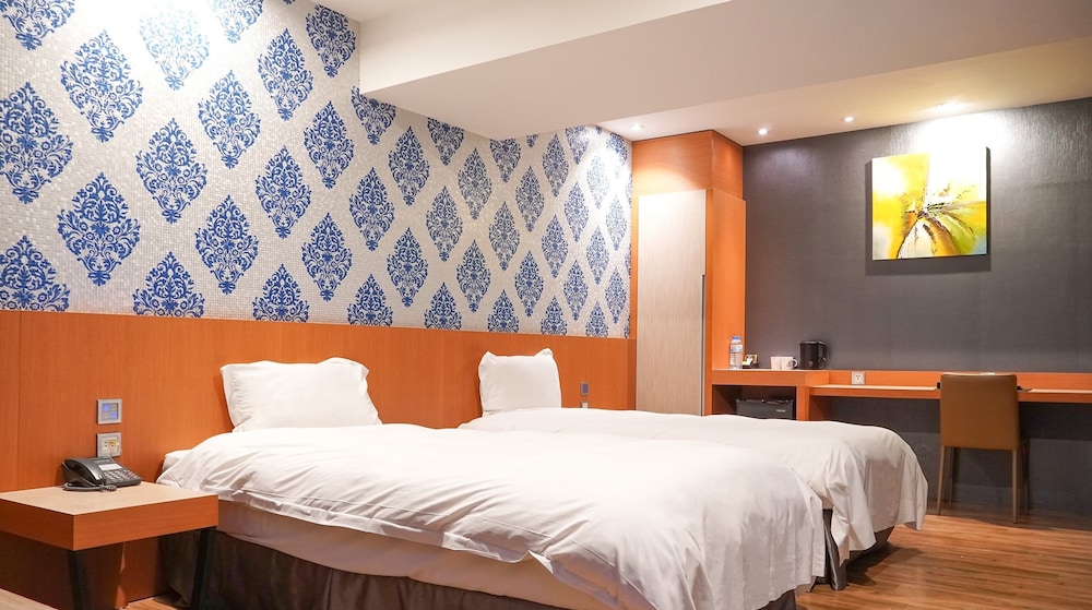 Talmud Hotel Yi Zhong Branch 18/50