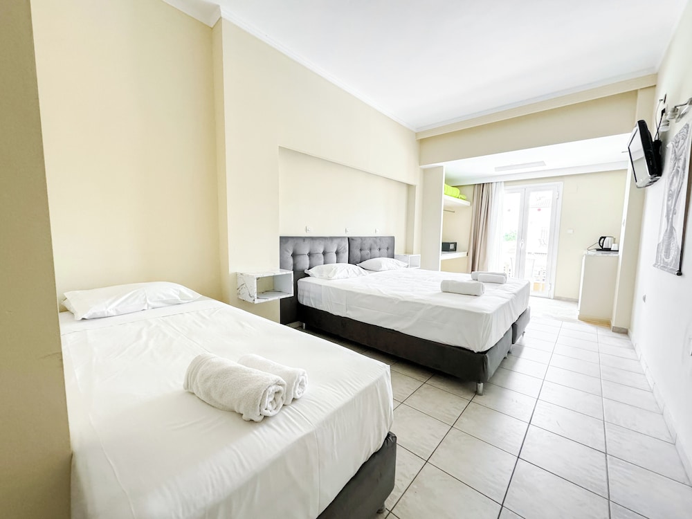 Kavos Plaza Hotel 14/50
