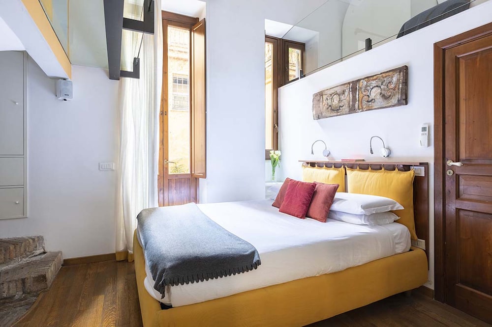 Rome Accommodation - Coronari 8/50