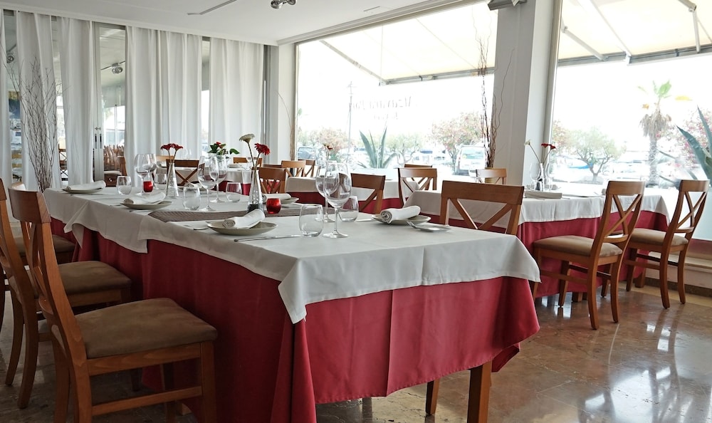 Port Sitges Resort Hotel 50/70