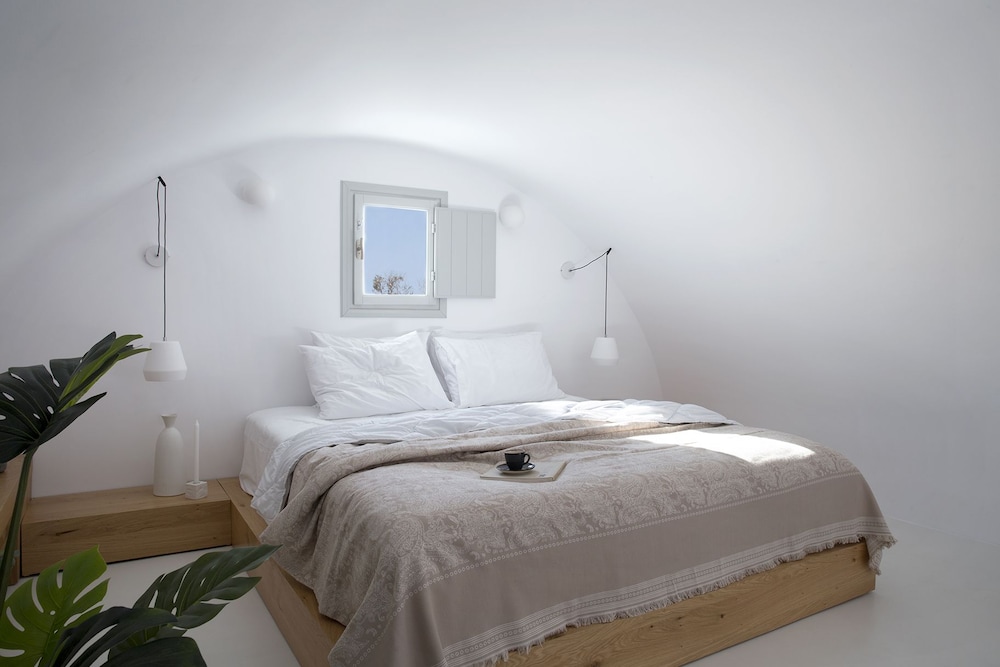 June Twenty Suites 13/50