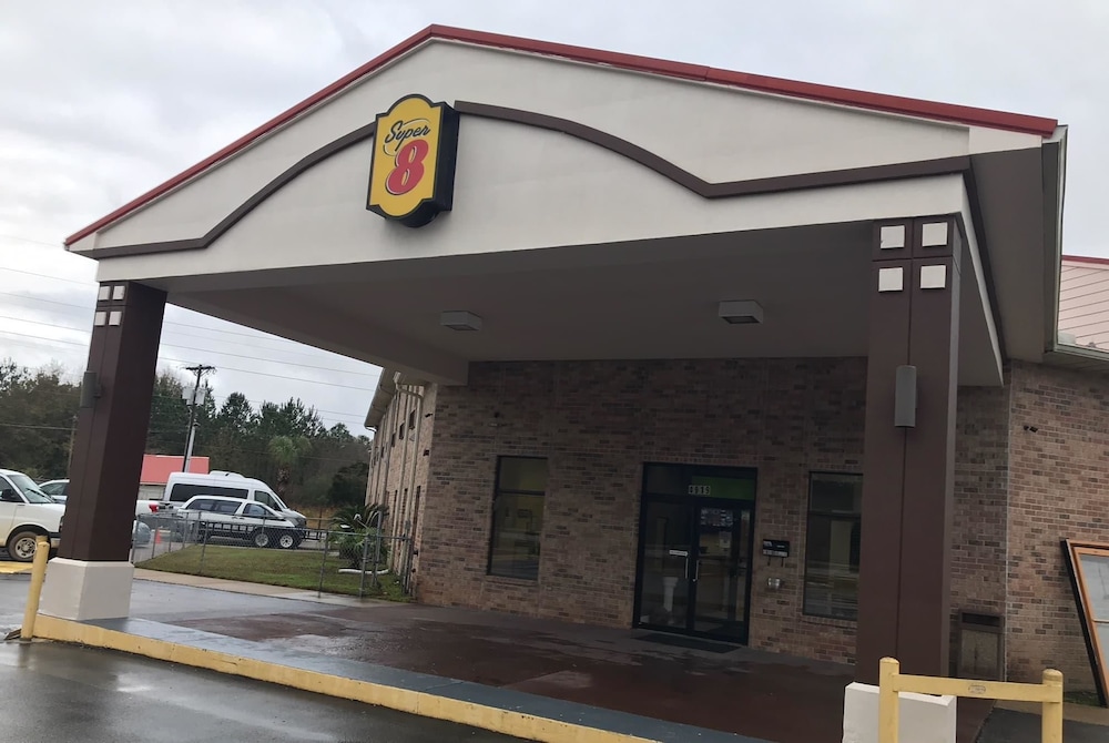 Super 8 by Wyndham Pascagoula 2/18