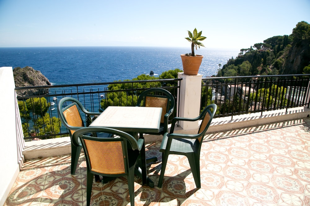 Villa Bianca Resort 35/42