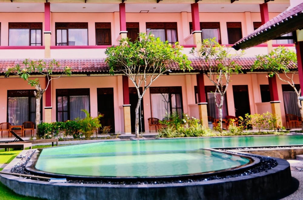 Pesona Beach Inn 7/45