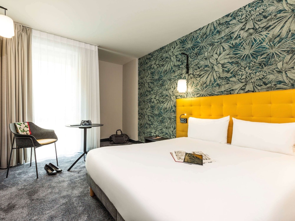 Ibis Styles Puteaux Paris La Defense 12/74