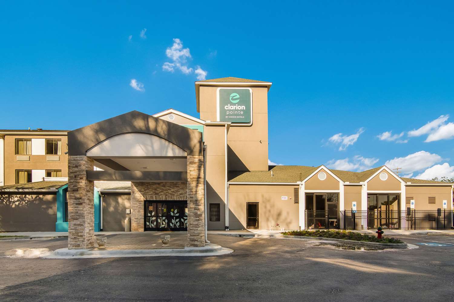 Clarion Pointe Wake Forest - Raleigh North 5/37