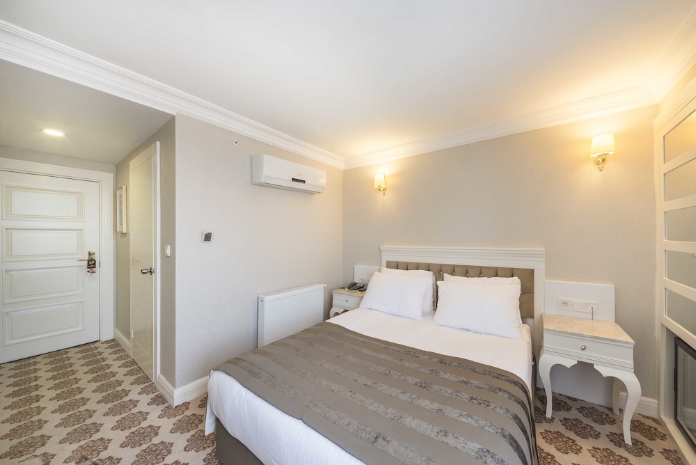 Kensington Hotel 28/67