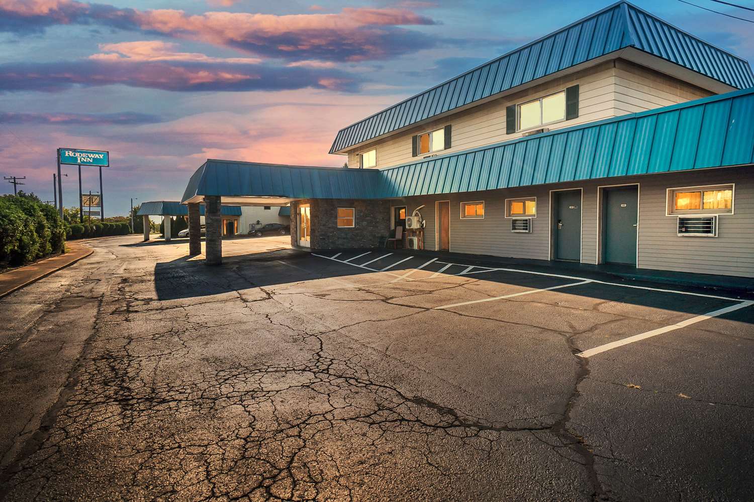 Days Inn by Wyndham Moosic 13/13