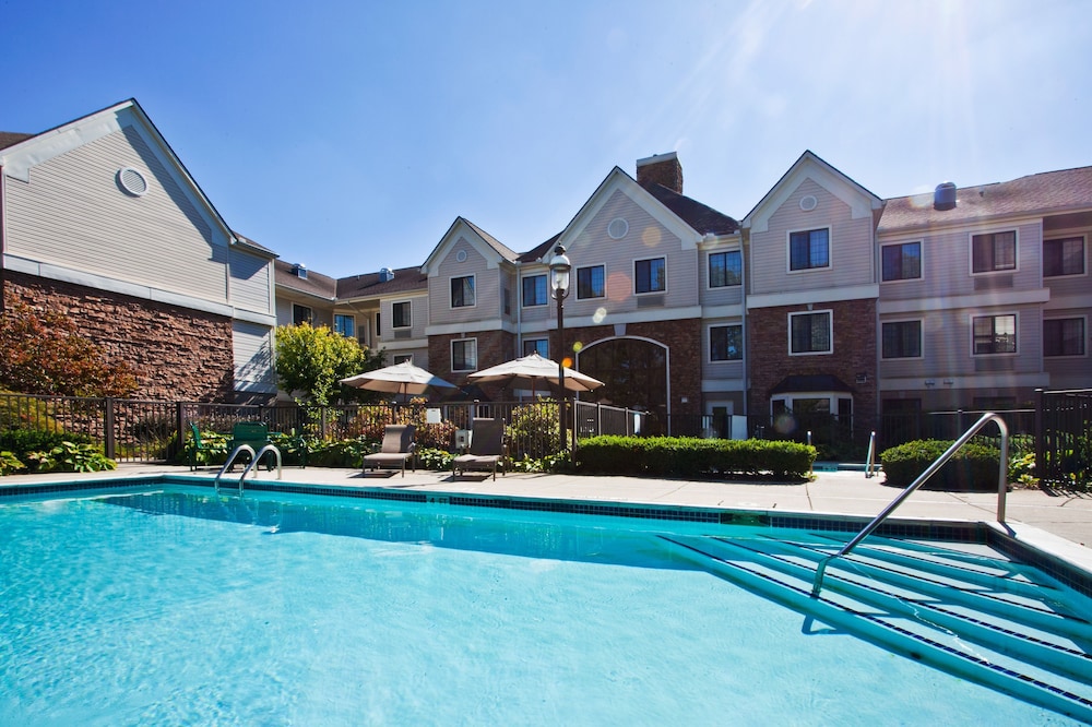 Staybridge Suites Detroit-Utica 6/58