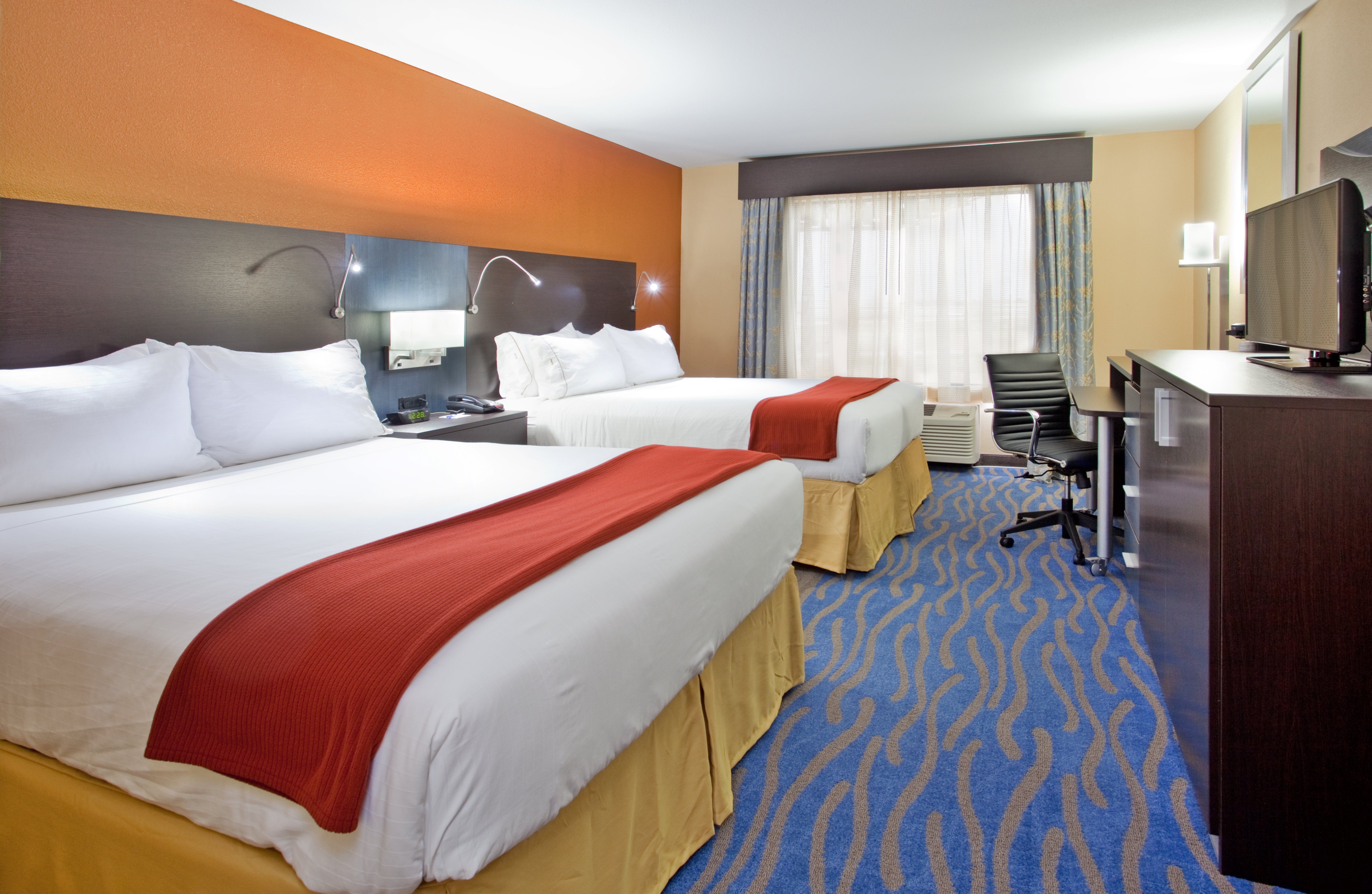 Holiday Inn Express Suites St Louis Airport 17/58