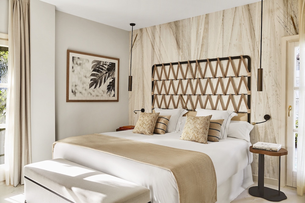 GARDEN, DELUXE, SUITE