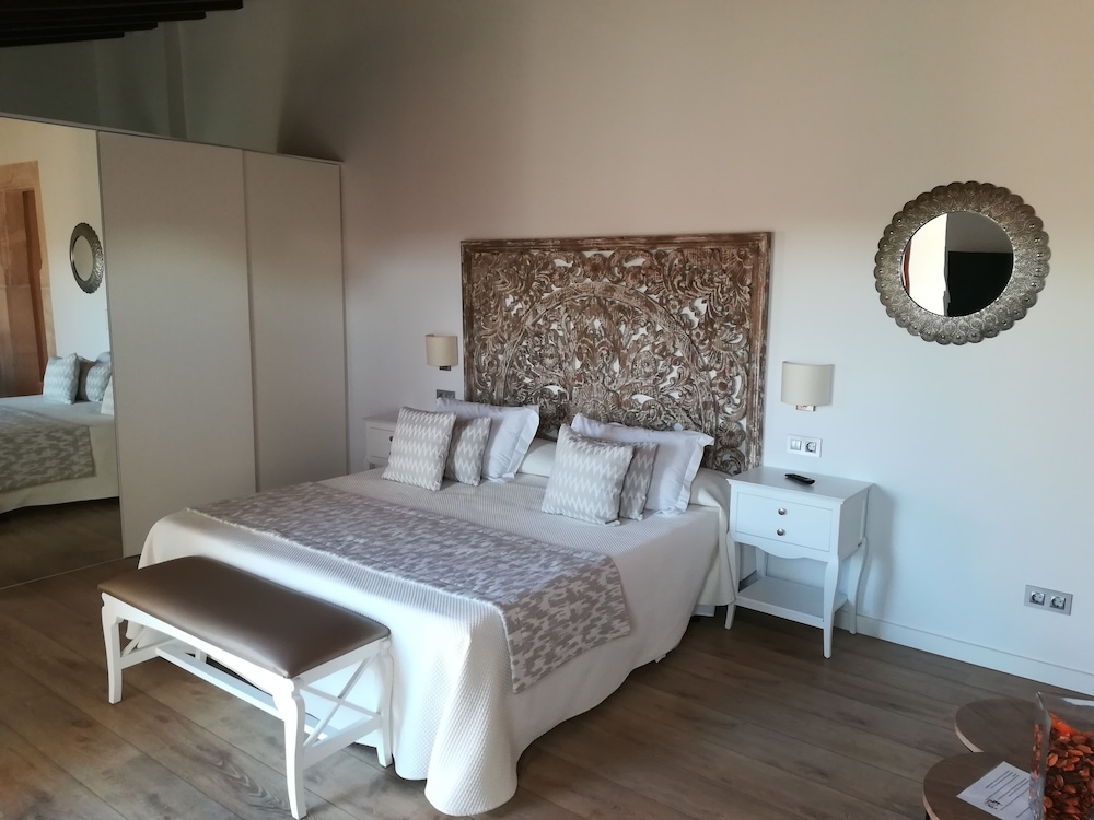 Bennoc Petit Hotel 27/80
