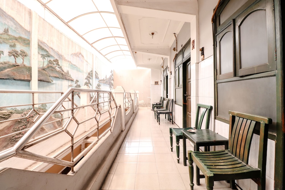 Hotel Gajah Mada 27/35