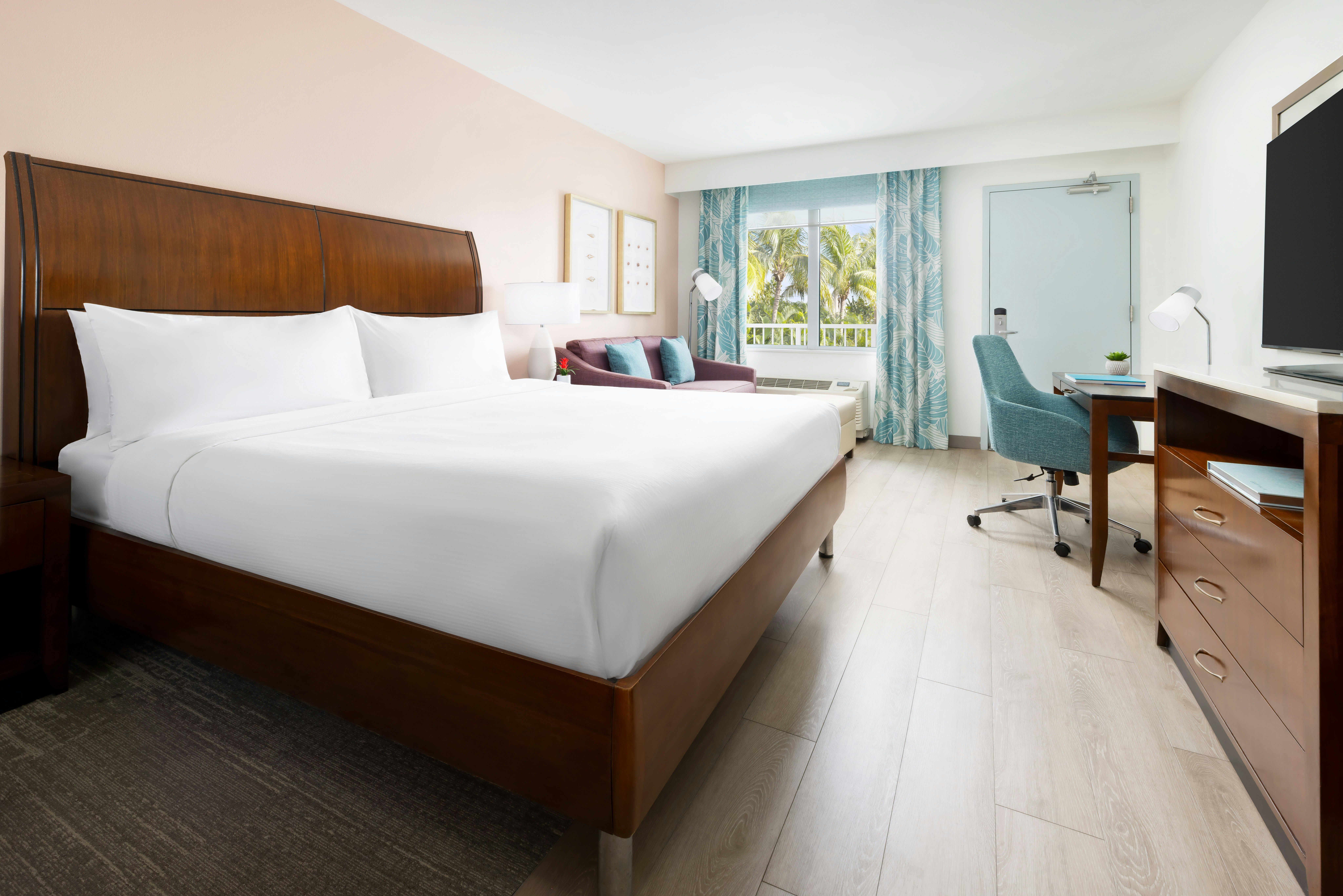 City, King Bed, Balcony